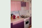 Фиолетово-розовая кухня модерн